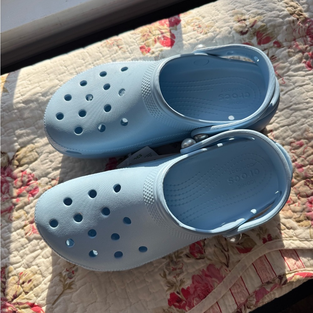Women’s crocs
